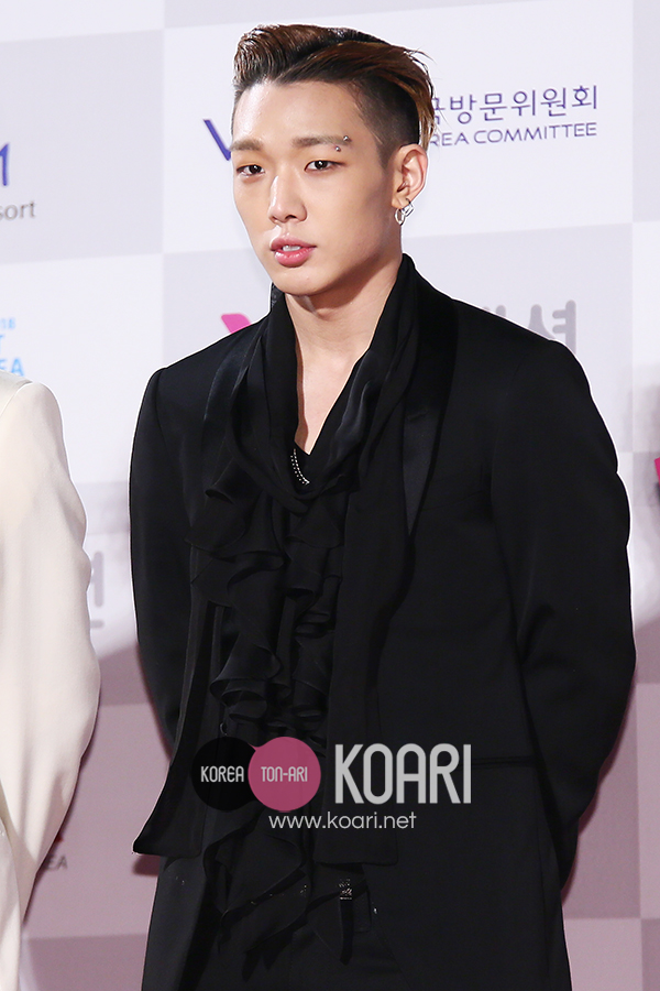 Photo]WINNERミノ×iKON Bobbyのユニット“MOBB”がソウル歌謡大賞に登場