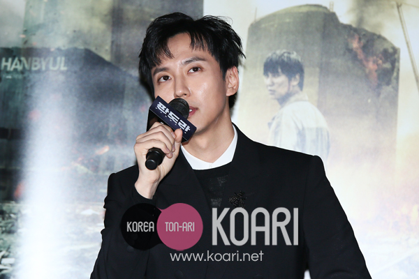 Photo] キム・ナムギル、“自分の方言演技、思わず劇場から