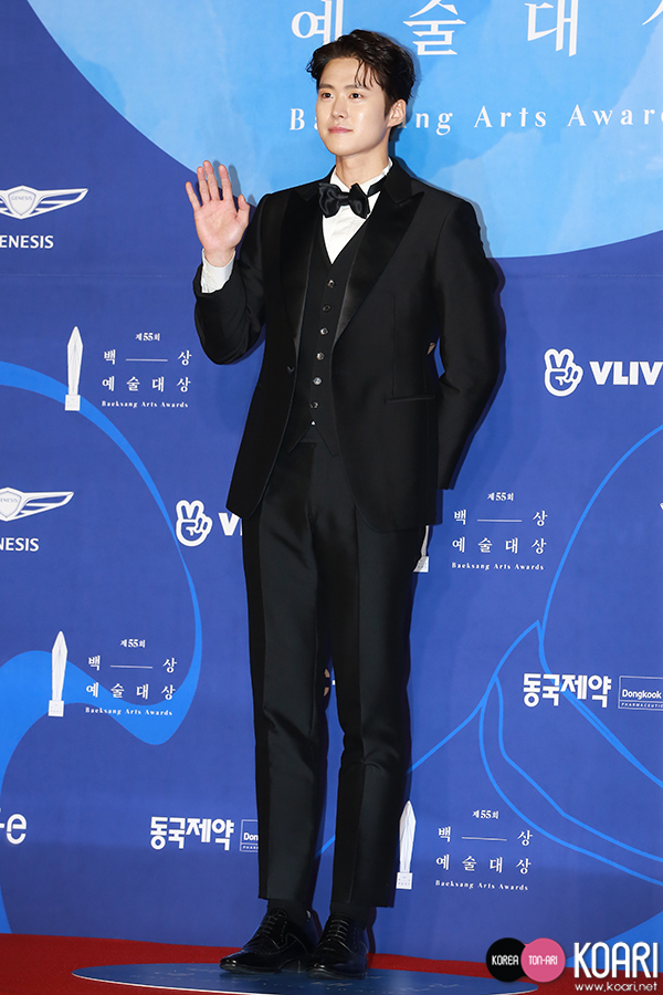 Photo] コンミョン(5urprise)、柔らかな微笑み - 韓国エンタメ