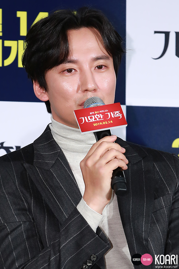Photo]キム・ナムギル、深みのある眼差し - 韓国エンタメ・トレンド