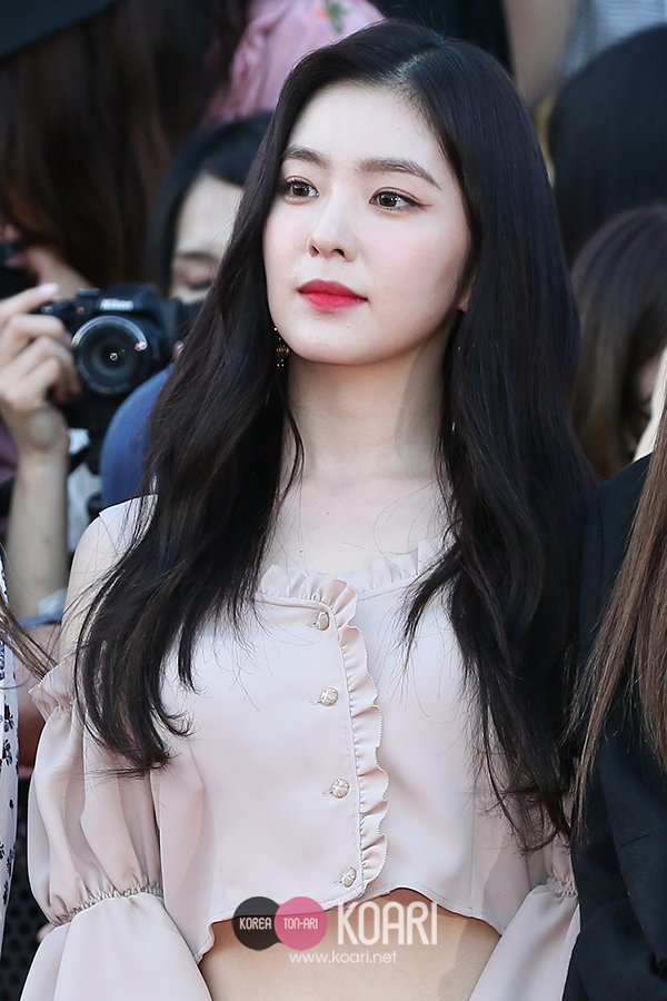 Photo] Red Velvet、2冠達成!秋のフェミニンルックで登場 - 韓国