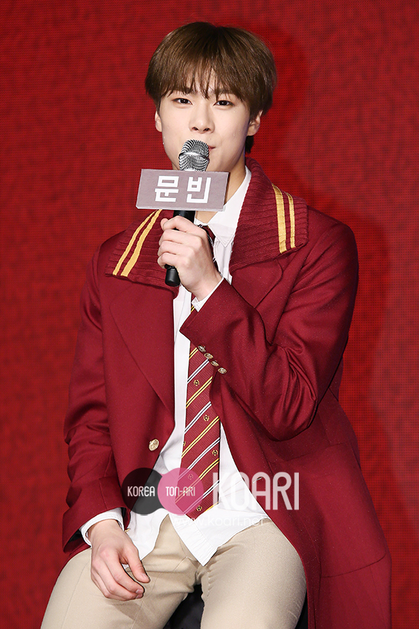 K-POP Astro トレカ プラスチック製 ムンビン 赤髪 ASTRO ムンビン」のアイデア 120 件 | ムンビン, アストロ, チャウヌ