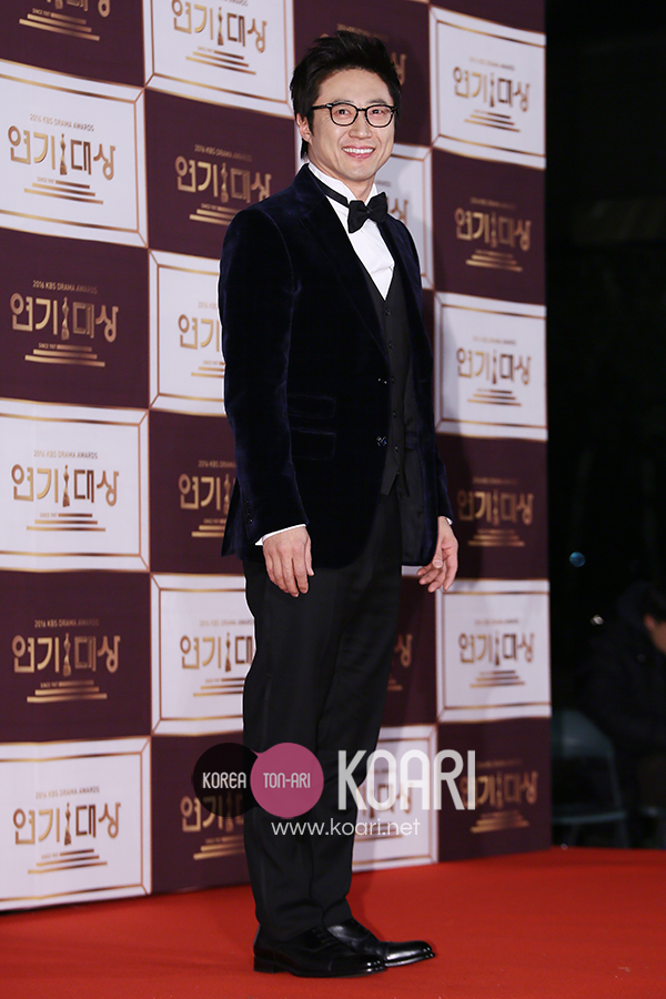 Photo]パク・シニャン、カリスマ俳優の貫禄溢れるタキシード姿 - 韓国