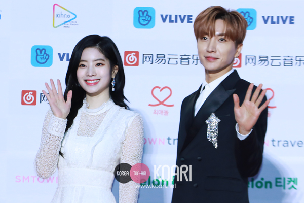 Photo]GAON CHART、今年のMCはSJイトゥク&TWICEダヒョン! - 韓国