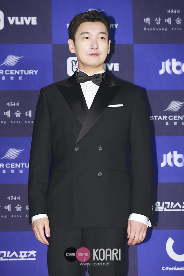 Photo] チョ・スンウ、最優秀俳優のソフトなカリスマ! - 韓国エンタメ
